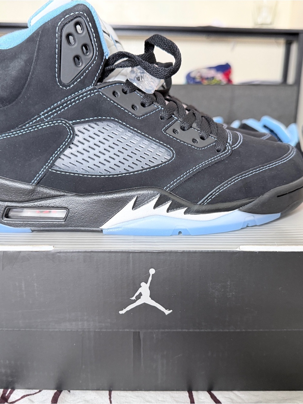 Jordan Men's Sneakers - Black/University Blue